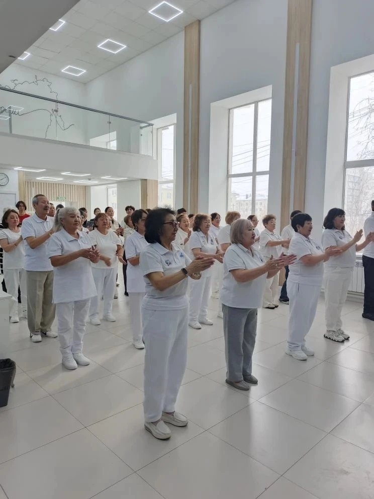 В Якутске представили книгу &quotСеребряные волонтеры Якутии&quot Из архива волонтеров