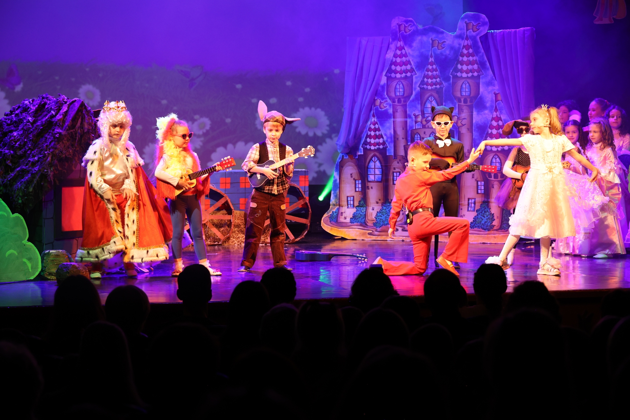 Мюзикл &quotБременские музыканты&quot открыл Второй благотворительный марафон &quotДобрый апрель&quot на Колыме Источник