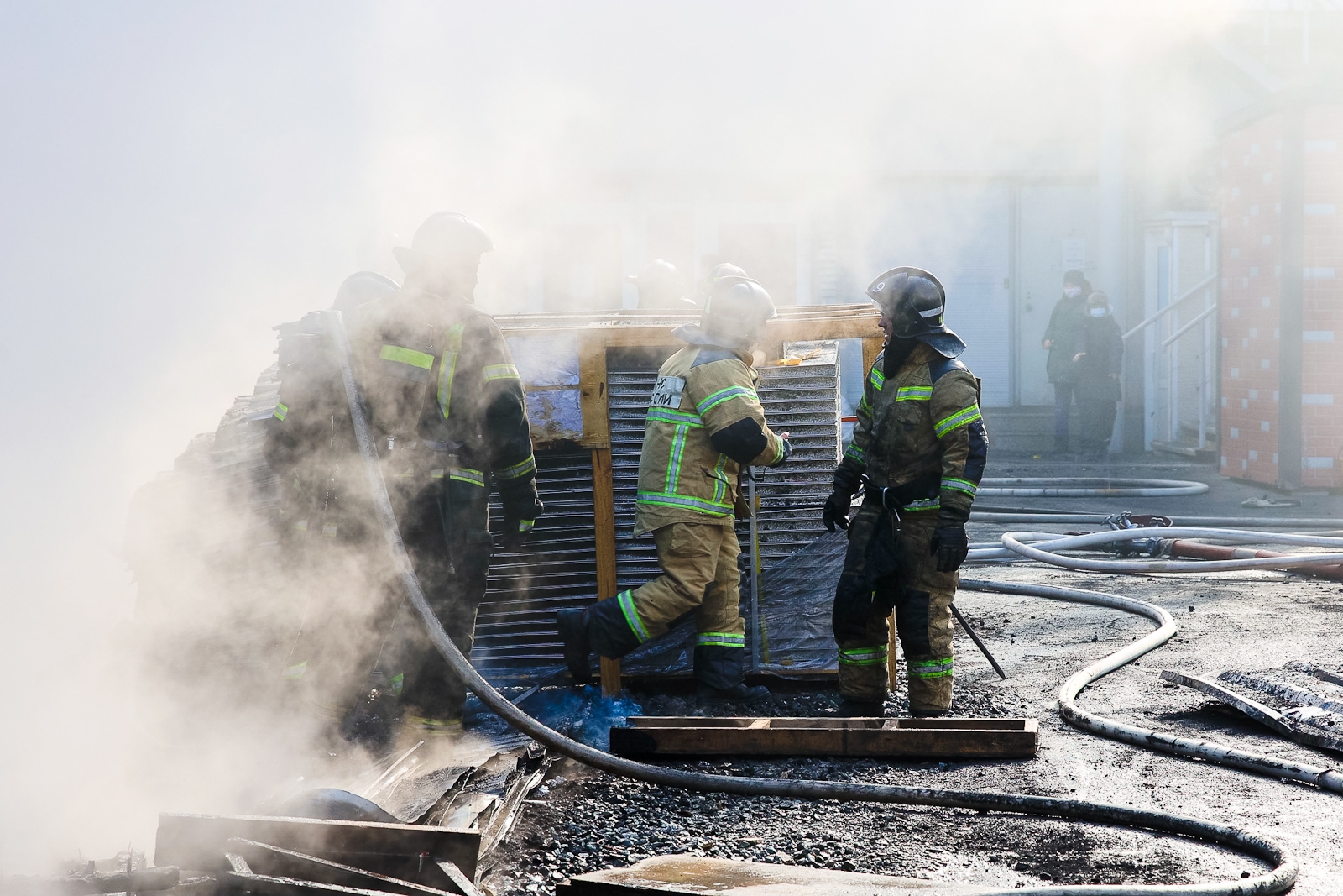 Пожарные спасли машину в Нерюнгринском районе Якутии Евгений Кулешов, ИА PrimaMedia