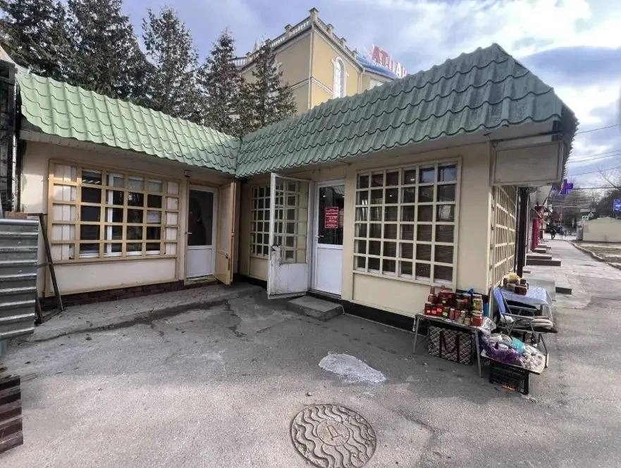 В Кисловодске демонтировали 57 вывесок, нарушающих правила дизайн-кода курорта соцсети Евгения Моисеева