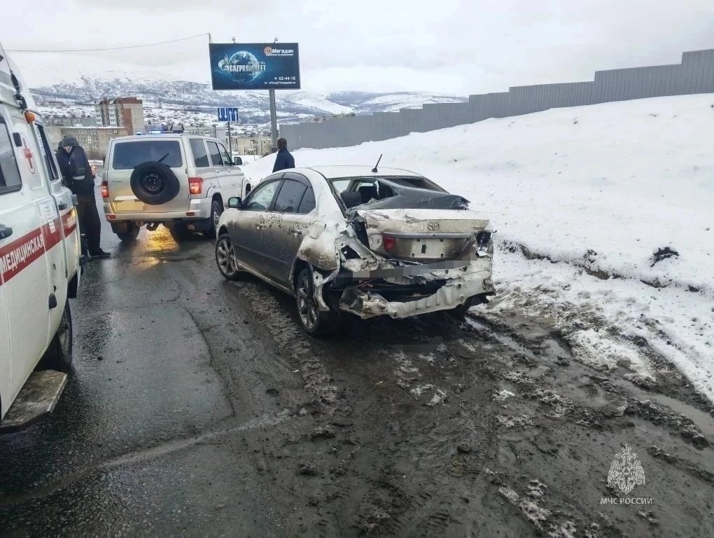 С места происшествия ГУ МЧС России по Магаданской области