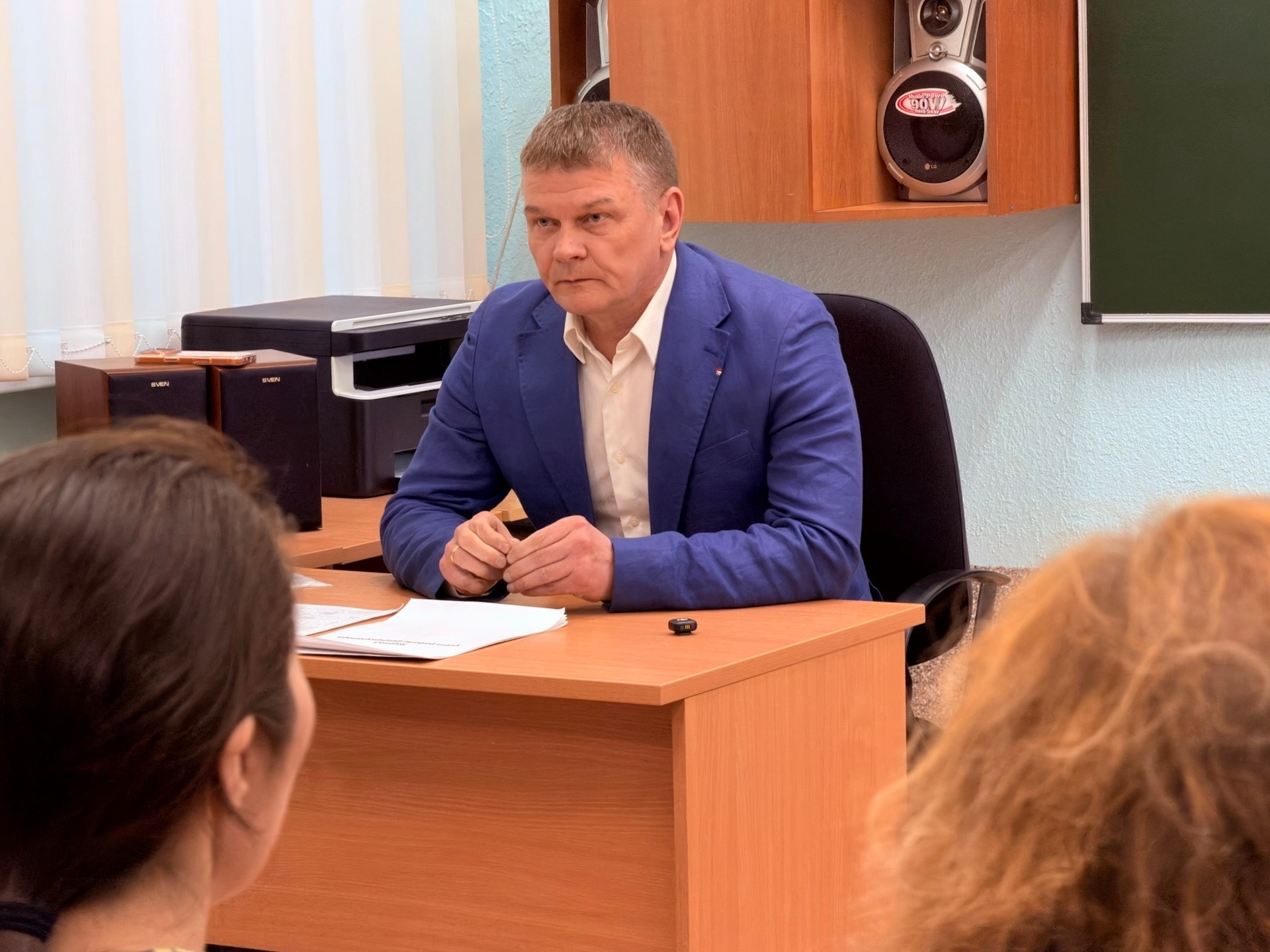 Сергей Смирнов встретился с жителями Нагаево: итоги благоустройства и &quotболевые точки&quot микрорайона Источник