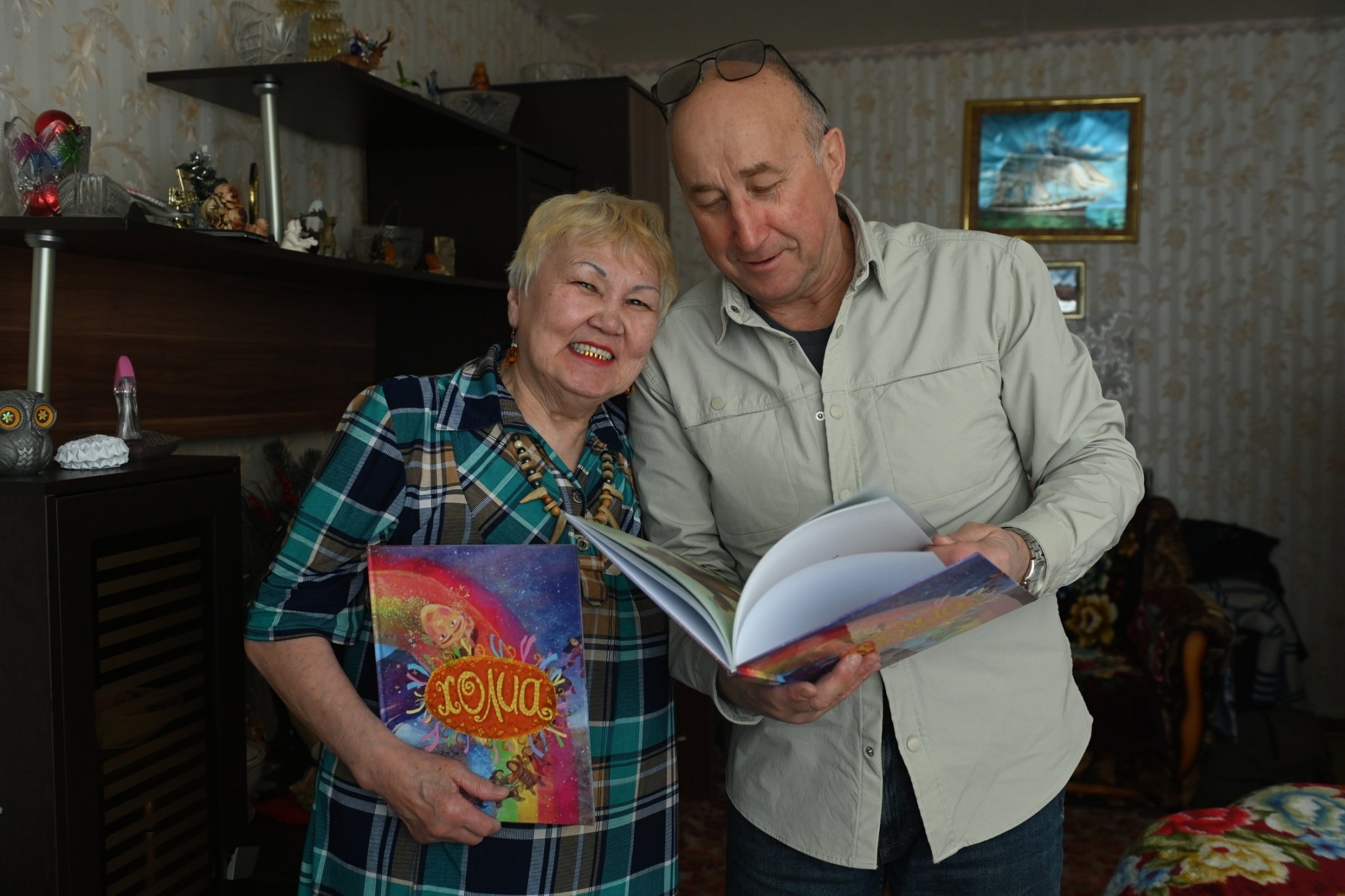 В издательстве &quotОхотник&quot вышла новая книга Чины Моторовой &quotХолиа&quot Павел Жданов