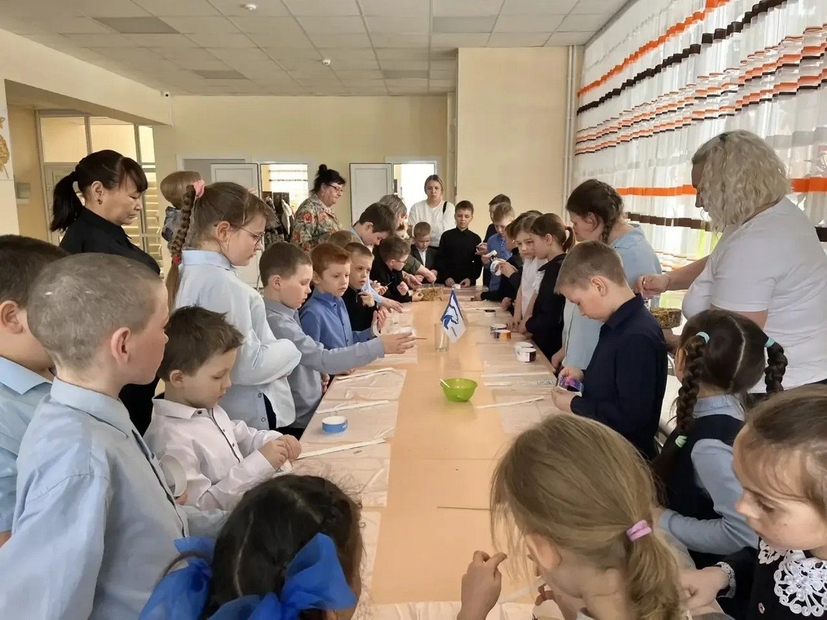 ЕР организовала мастер-класс по созданию эко-кормушек для птиц в посёлке Тубинский ИРО ЕР