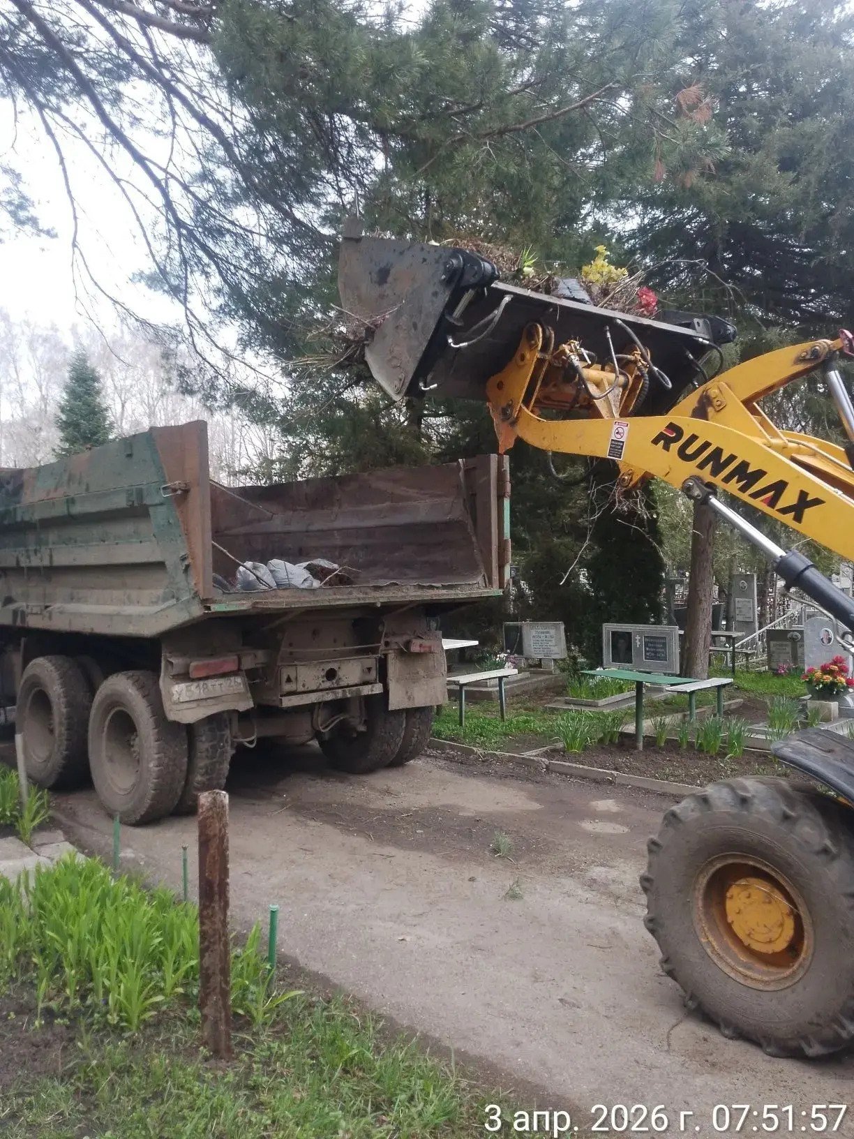 С кладбищ Ставрополя вывезли больше 650 тонн мусора перед Пасхой Пресс-служба мэрии Ставрополя