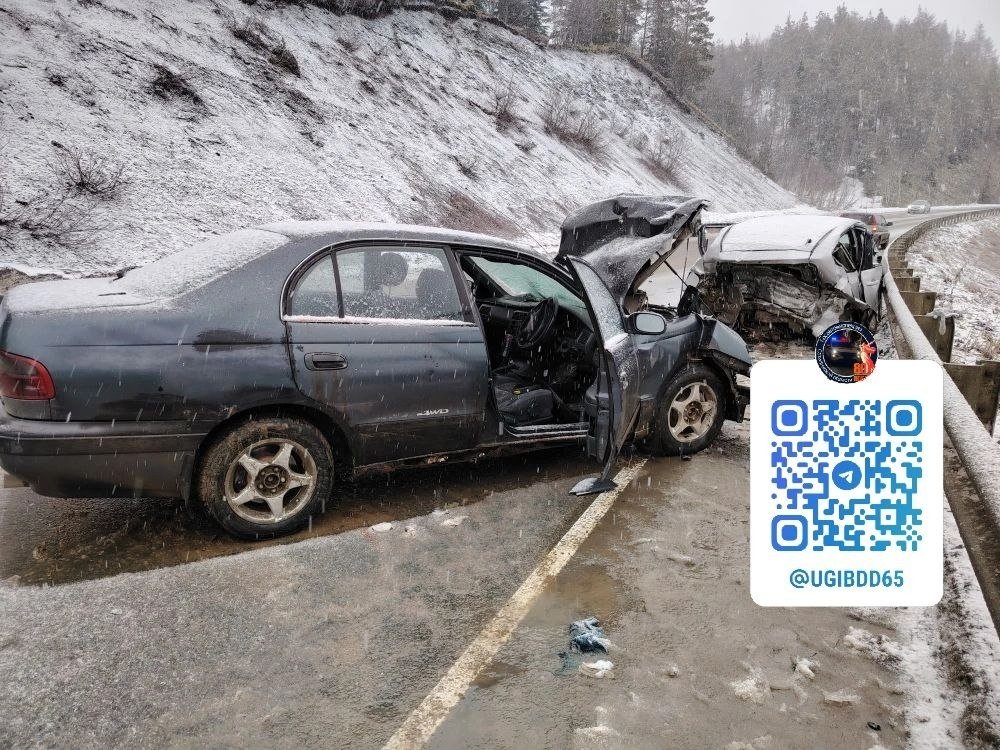 Один человек погиб и трое пострадали в ДТП на холмской трассе УГИБДД УМВД России по Сахалинской области