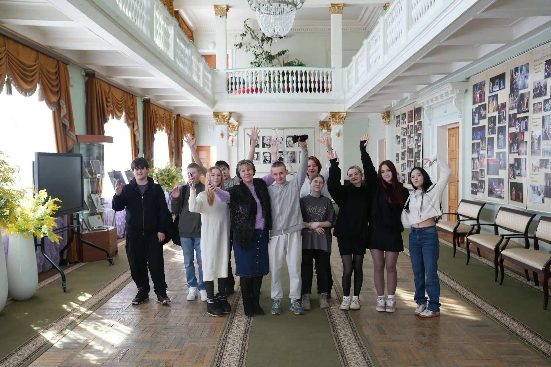 Студенты МПТ посетили выставку &quotКосмос всегда мечта&quot в драмтеатре ММДТ