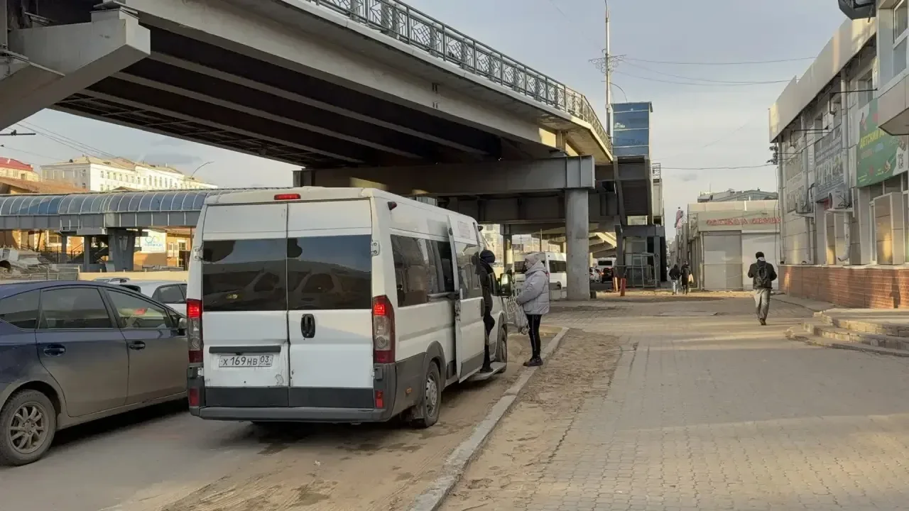 У Центрального рынка сменилась полоса движения, остановка перенесена мэрия Улан-Удэ