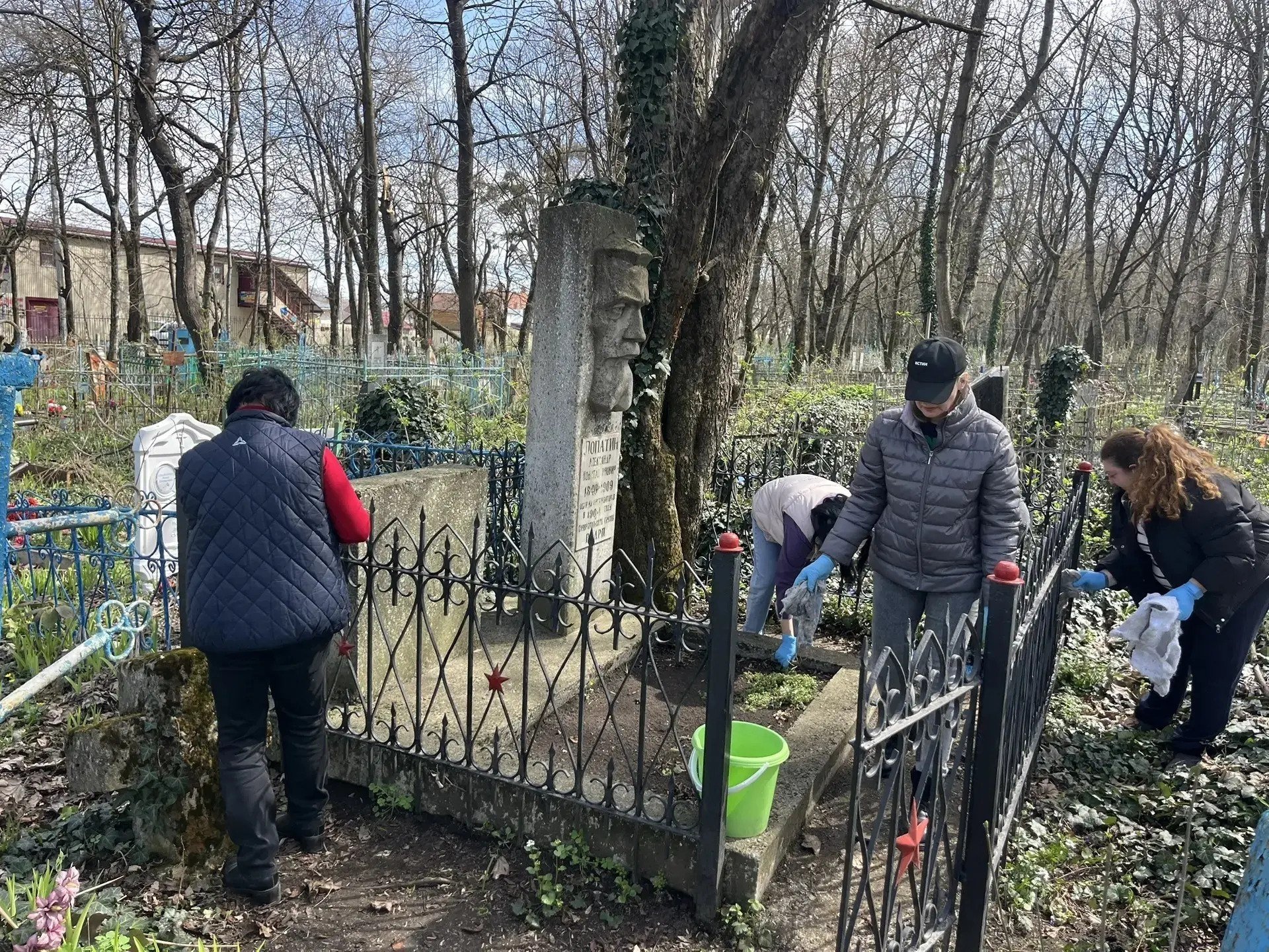 В Ставрополе ко Дню Победы обновят 700 захоронений фронтовиков Пресс-служба мэрии Ставрополя