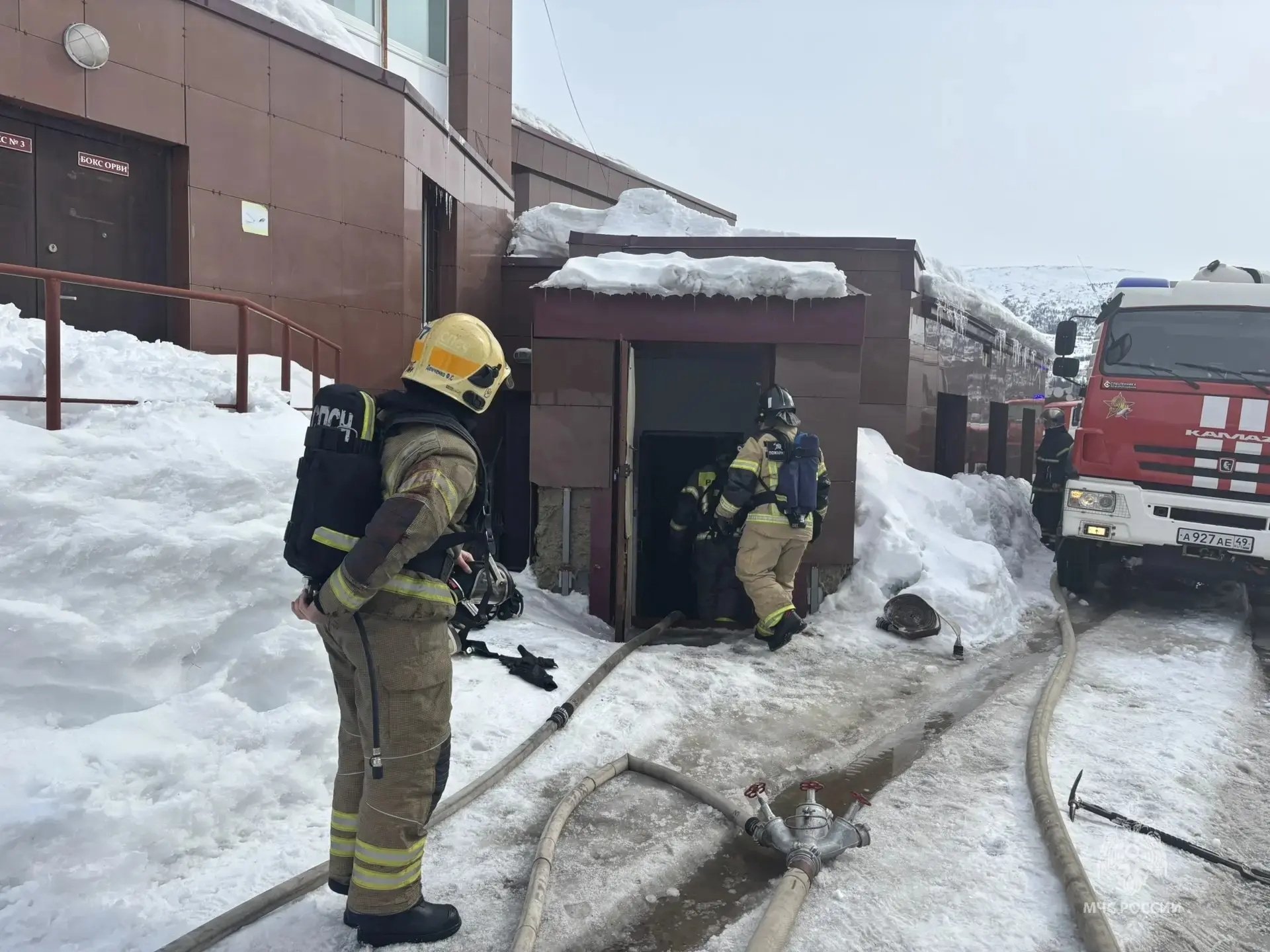 С места происшествия ГУ МЧС России по Магаданской области