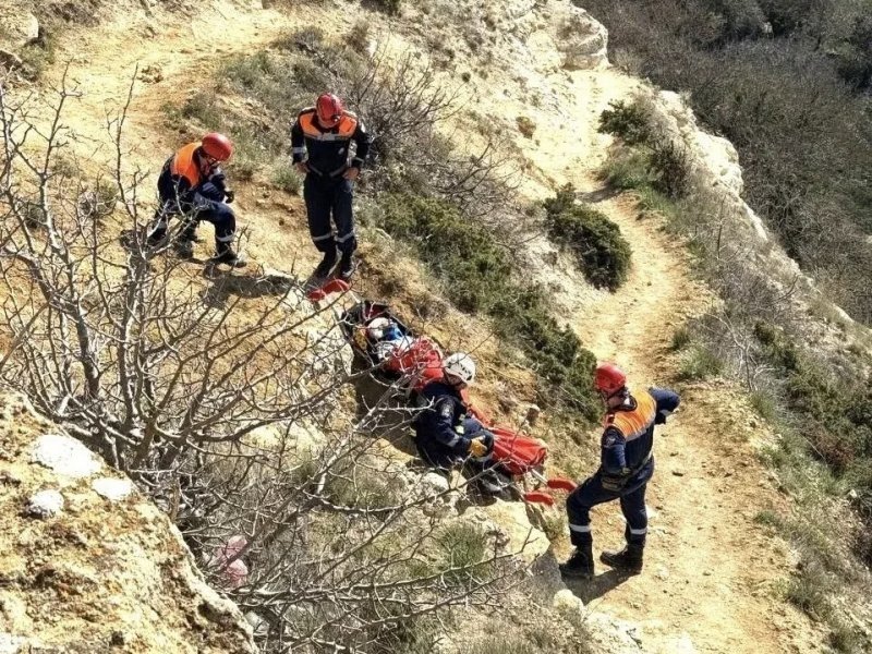 Спасатели пришли на помощь упавшему мужчине Правительство Севастополя