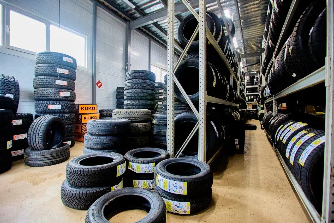 Шины из автокомплекса &quotШинтоп&quot Дмитрий Осипчук, ИА PrimaMedia