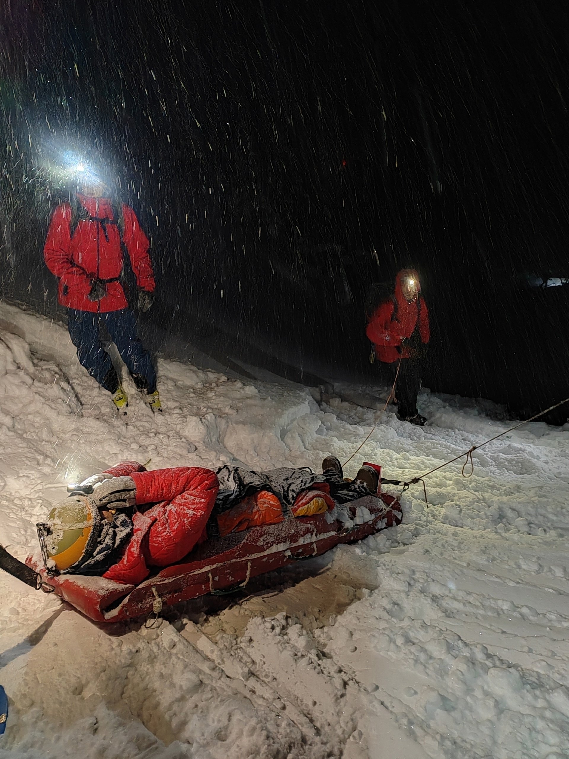 За весь сезон в журнале происшествий — только три записи, все связаны с травмами при катании. Горный патруль