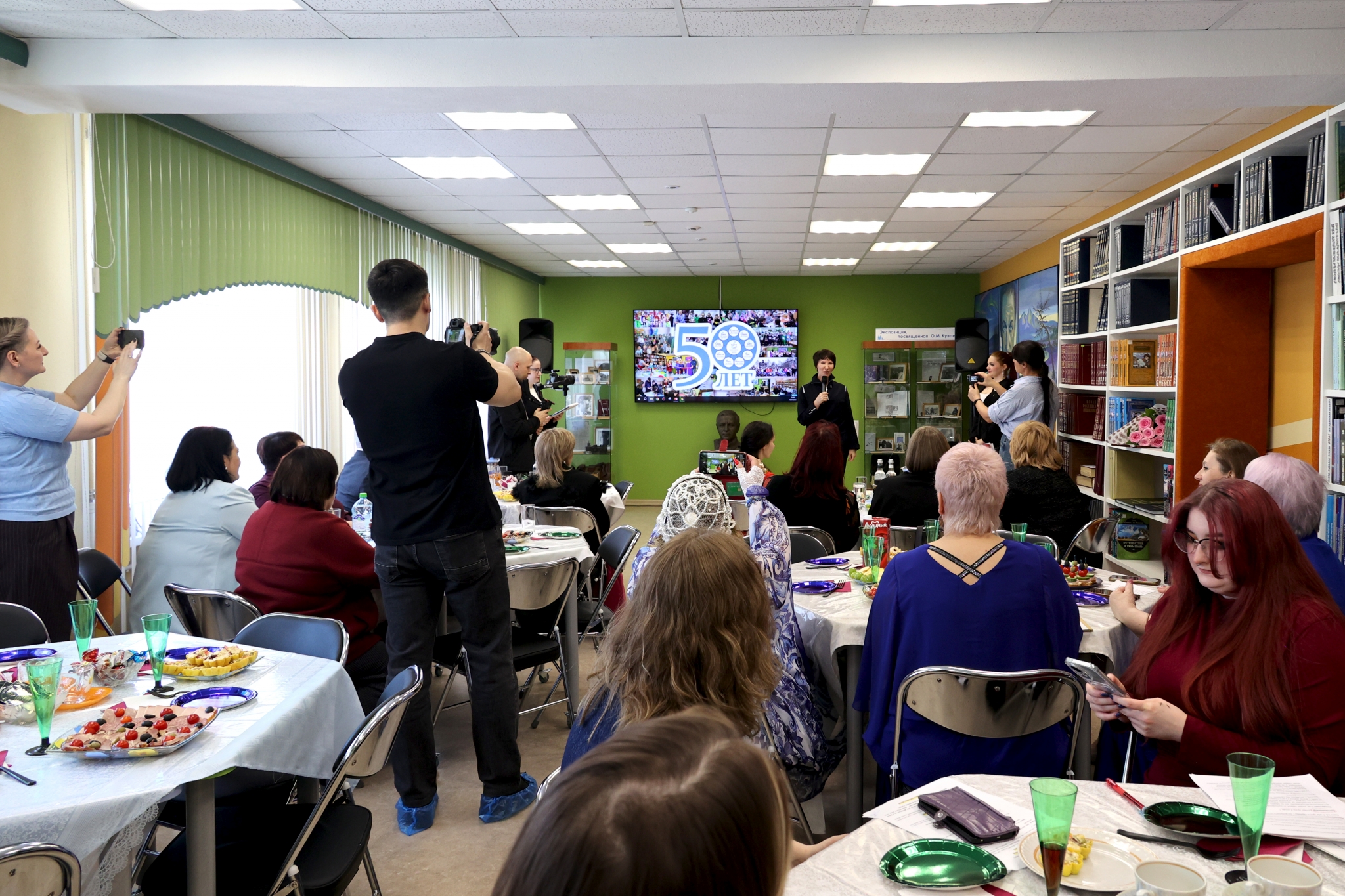 Централизованная библиотечная система Магадана отметила 50-летний юбилей Источник