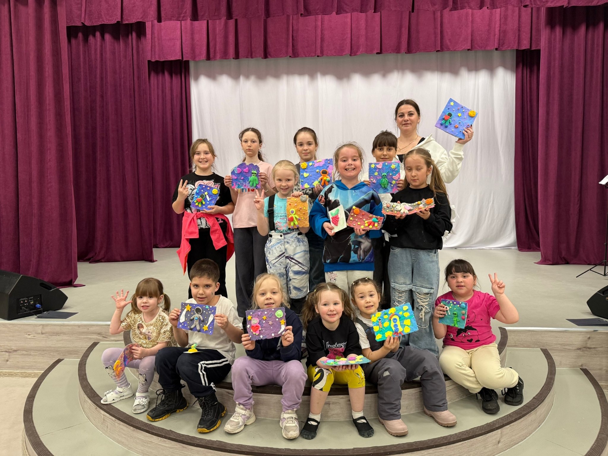 Мастер-класс ко Дню космонавтики в ДК села Красногорск пресс-служба дома культуры с. Красногорск