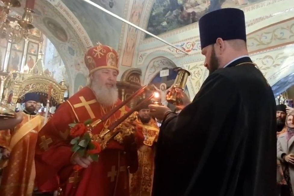 Частицу Благодатного огня доставили в Знаменский монастырь в Иркутске Телеграм-канал (18+) губернатора Иркутской области Игоря Кобзева