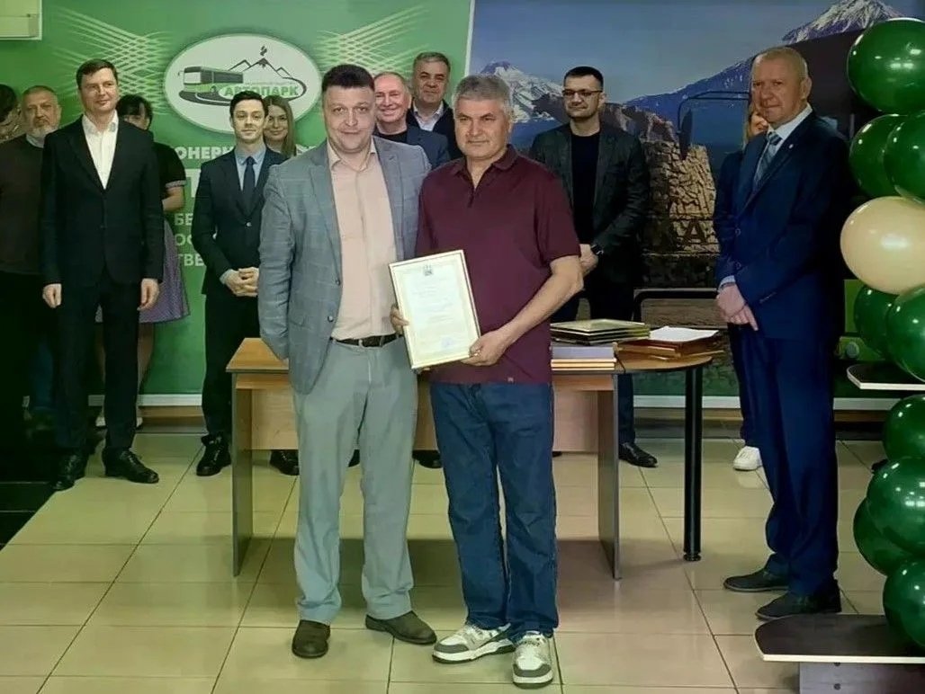 Поздравление сотрудников автопарка Администрация ПКГО