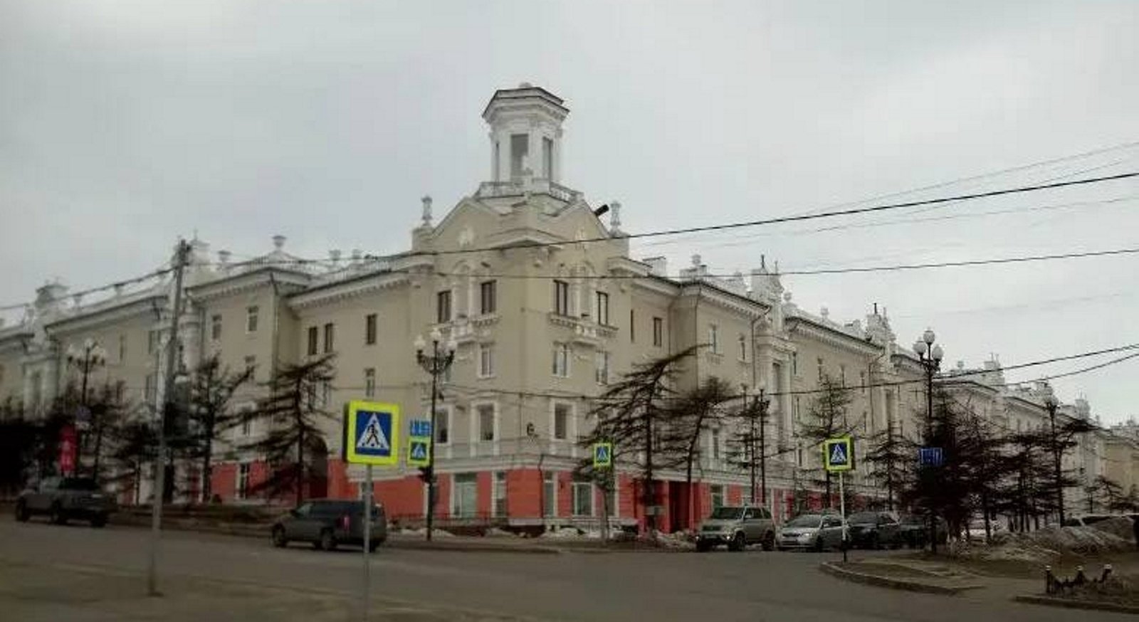 С места происшествия пресс-служба мэрии Магадана