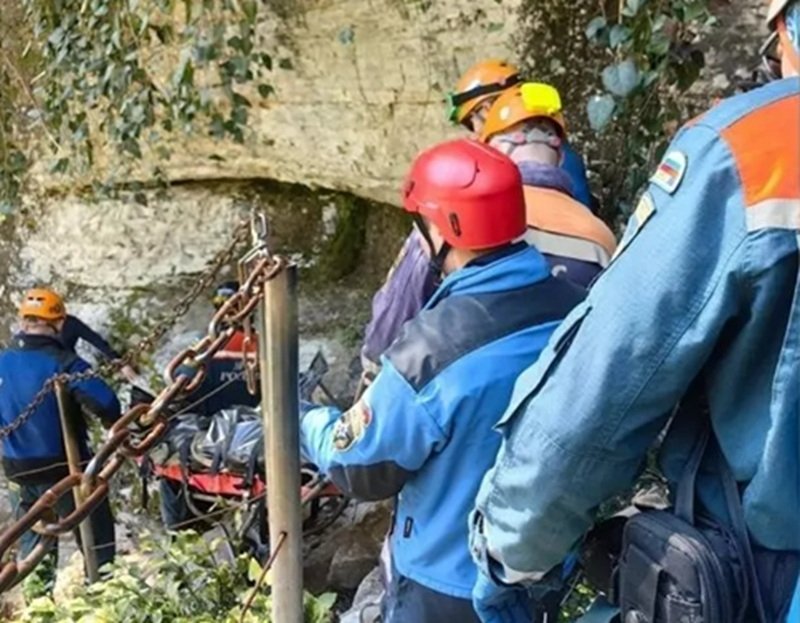 В Сочи нашли тело сорвавшегося в ущелье туриста ЮРПСО МЧС России