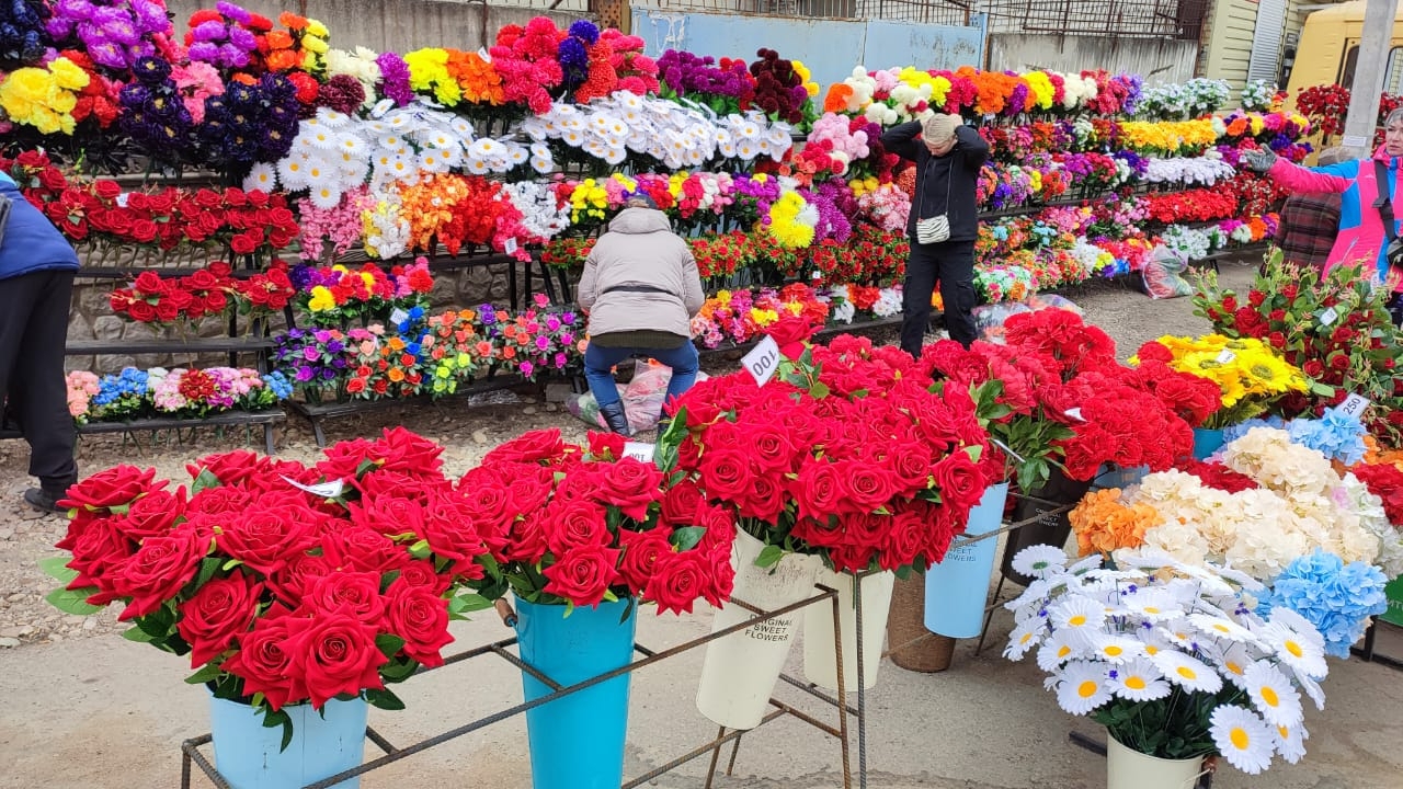 Искусственные цветы ИА EAOMedia